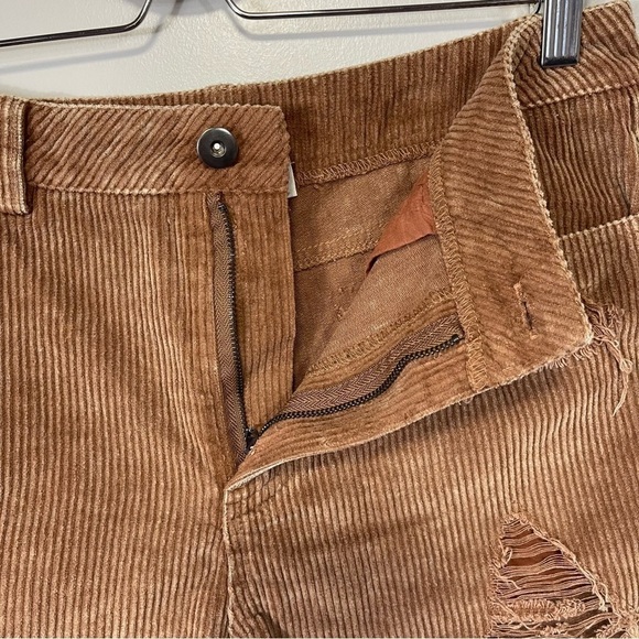 SHE + SKY Caramel Brown Distressed HI-RISE Corduroy Shorts - Size MEDIUM - Picture 5 of 8